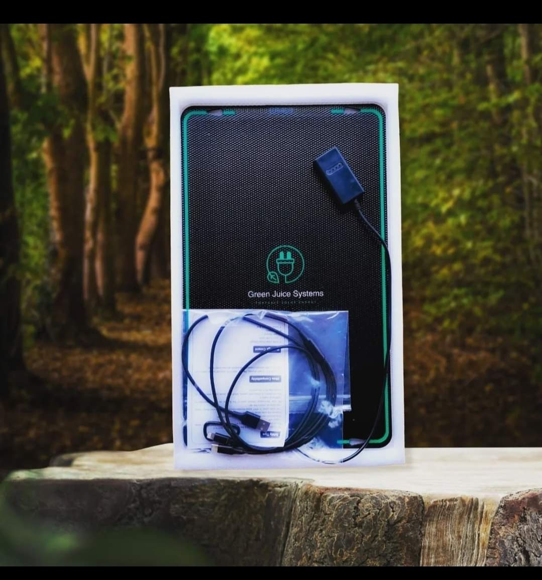 Dispositivi a energia solare: Portable Solar Panel Charger 10w, ultra light. – Nuovo e nell'imballaggio originale da Unterseen venduto da Iain_carey