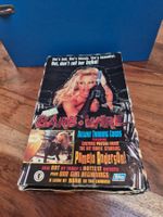 TRADING CARDS PAMELA ANDERSON TOPPS
