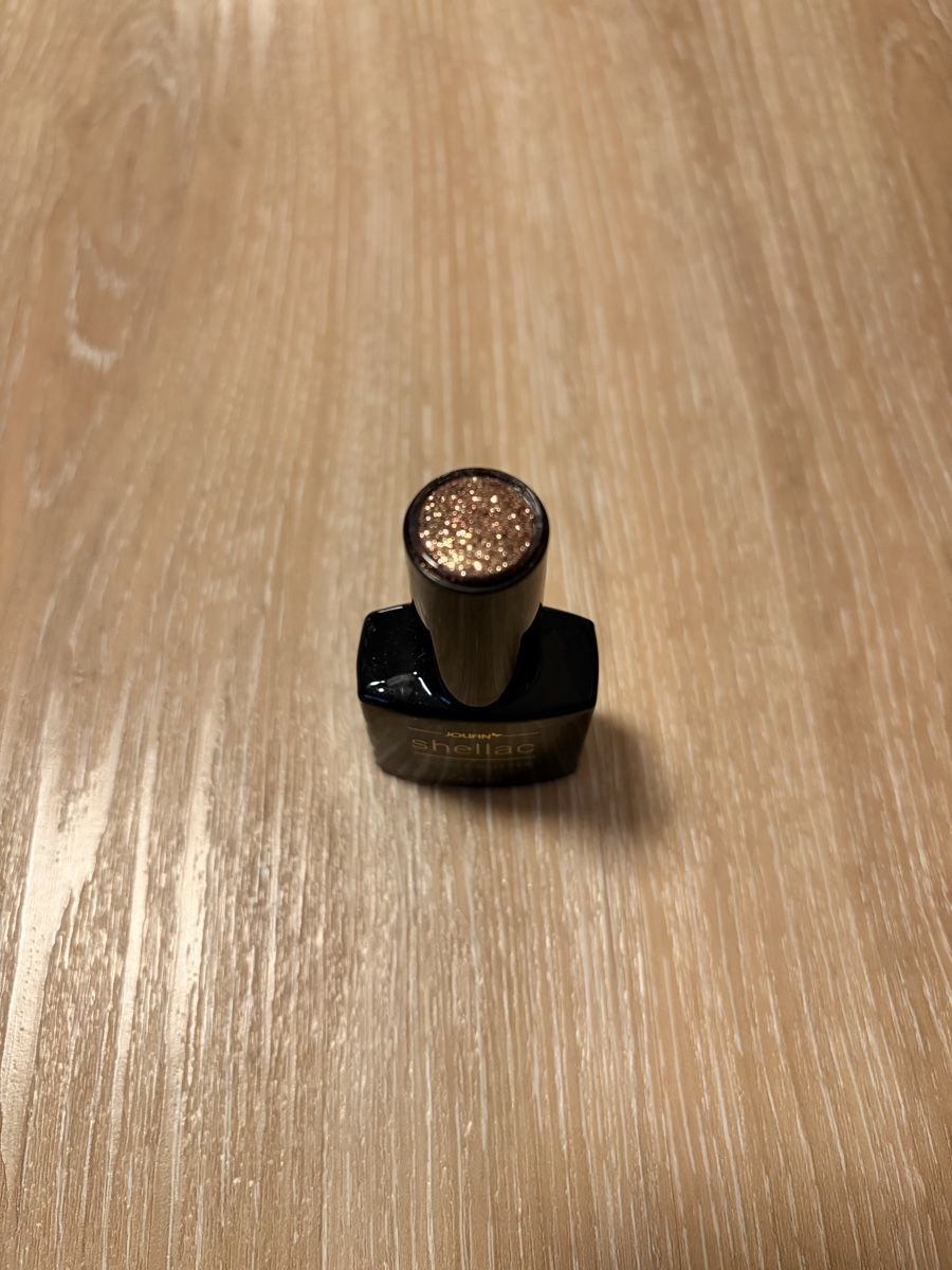 Smalto per unghie: Jolifin Laveni Shellac – Usato da Jonschwil venduto da sab_5gmn