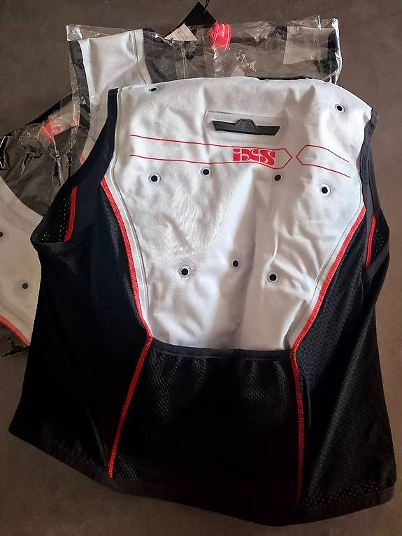 Tops: IXS Bodycool Dry Weste neu! – Gebraucht aus Glattpark(Opfikon) von wolle1102 2