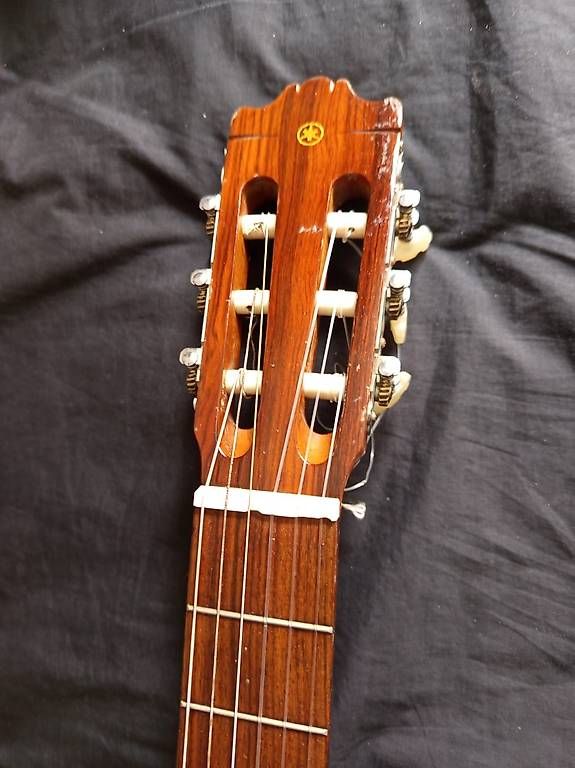 Yamaha Strumenti musicali: Yamaha G-225 Konzertgitarre. – Usato da Basel venduto da Petergunn 2