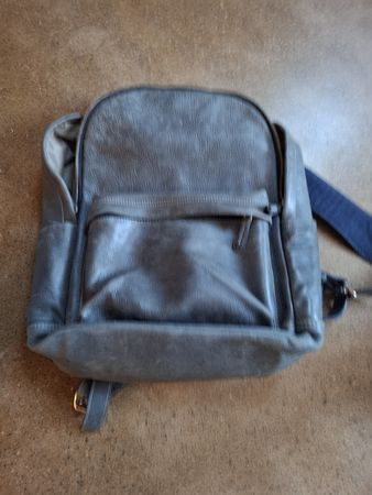 Rucksack EM-EL Leder grau mit Laptopfach gebrauchter Zustand