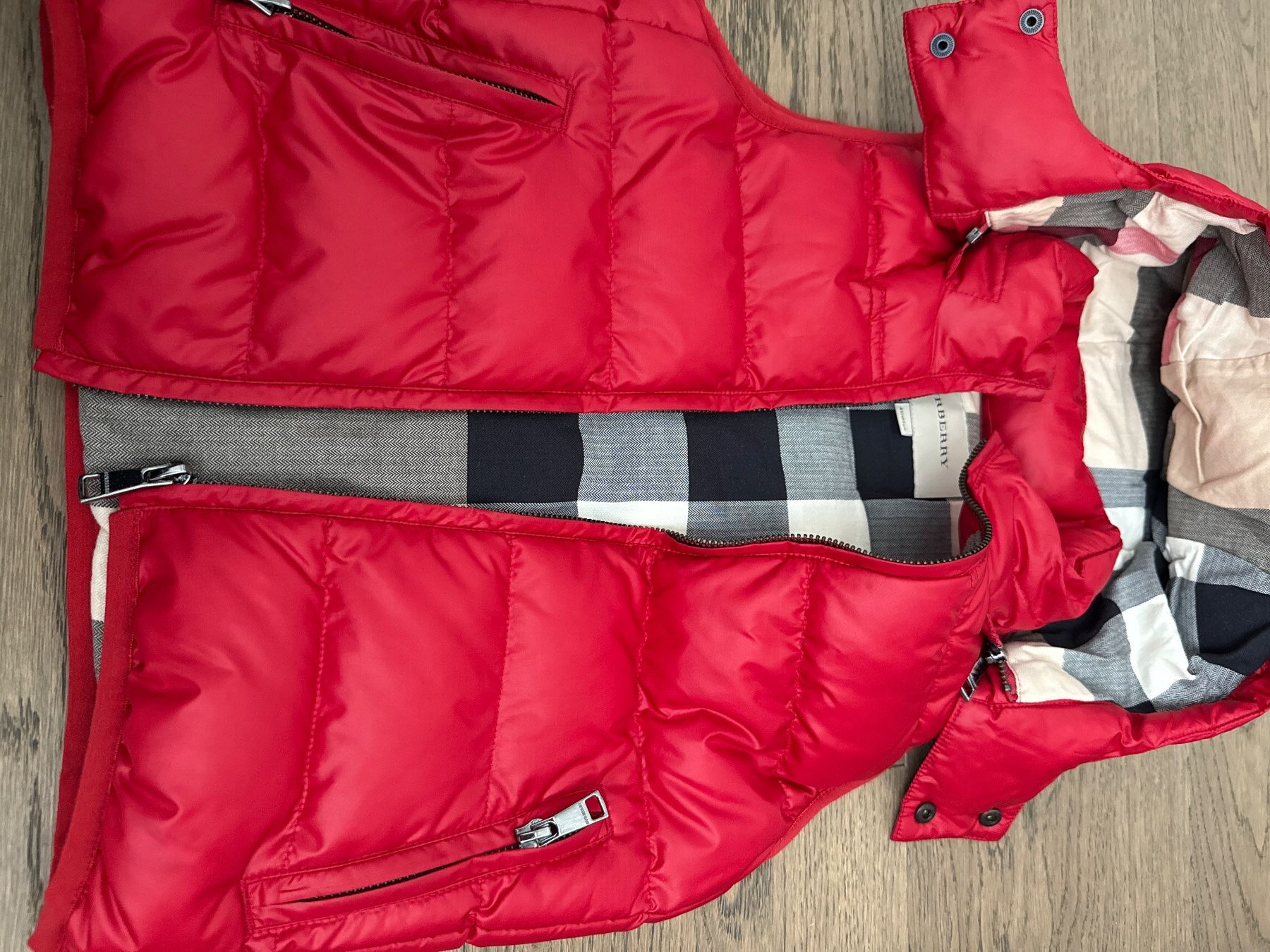 Burberry Giacche & Cappotti: Burberry children jacket red check used condition – Usato da Oberglatt ZH venduto da Sale12 5