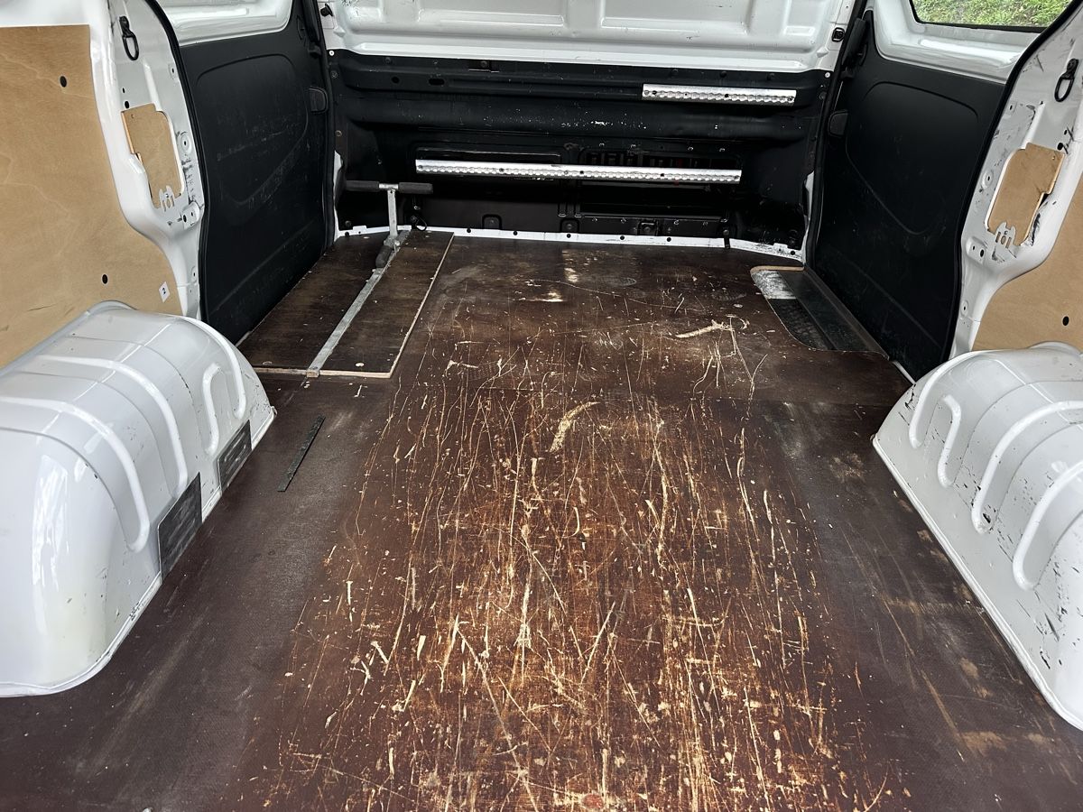 Renault Autos: Renault Trafic dCi120 / MFK 08.2026 – Gebraucht aus Luzern von Swiss-Garage 6