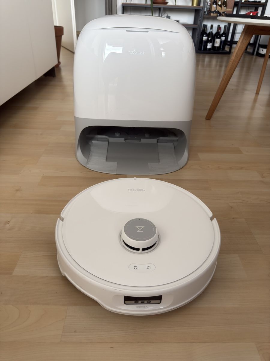 Roborock Aspirapolveri & Accessori: Roborock Qrevo Curv Saugroboter mit Absaugstation – Usato da Kloten venduto da zorn64