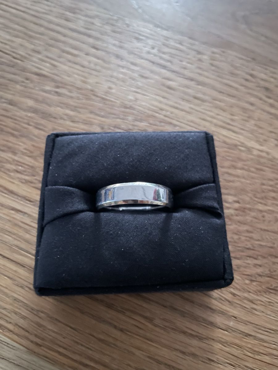 Anelli: Fingerring – Usato da Brunnen venduto da Skyline89