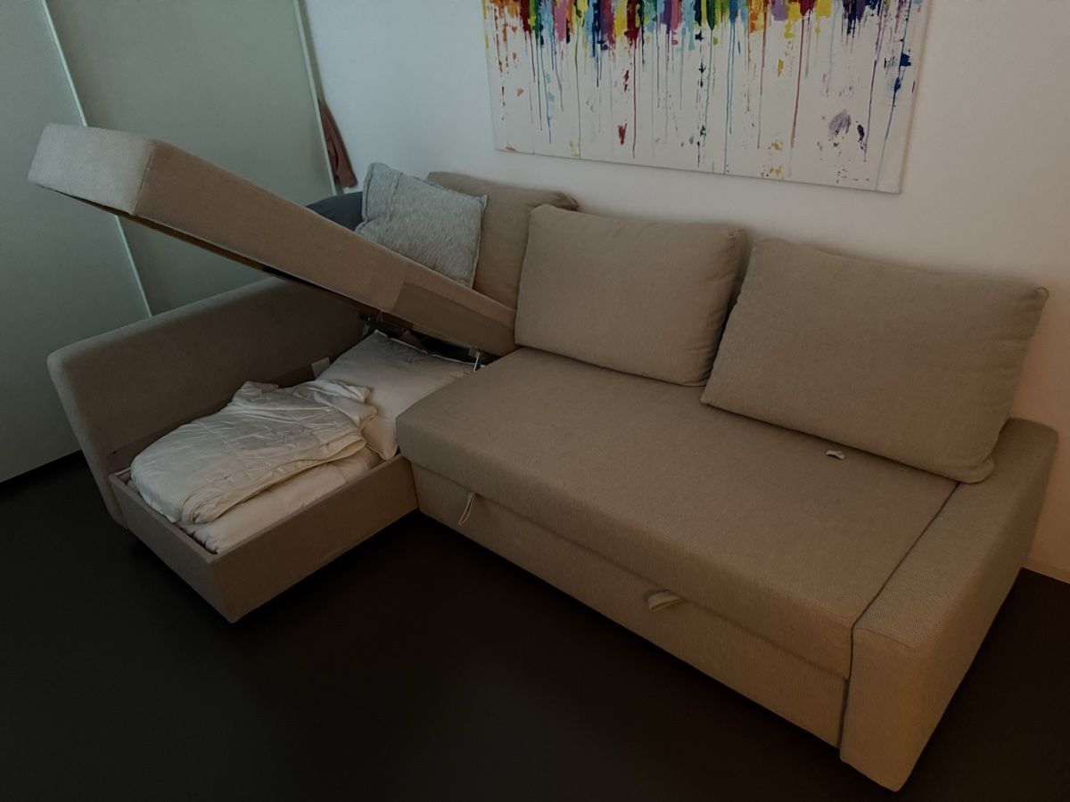 Sofas: Beige Corner Sofa with Bed Function and Storage Unit – D'occasion à Zürich par HenkH 1