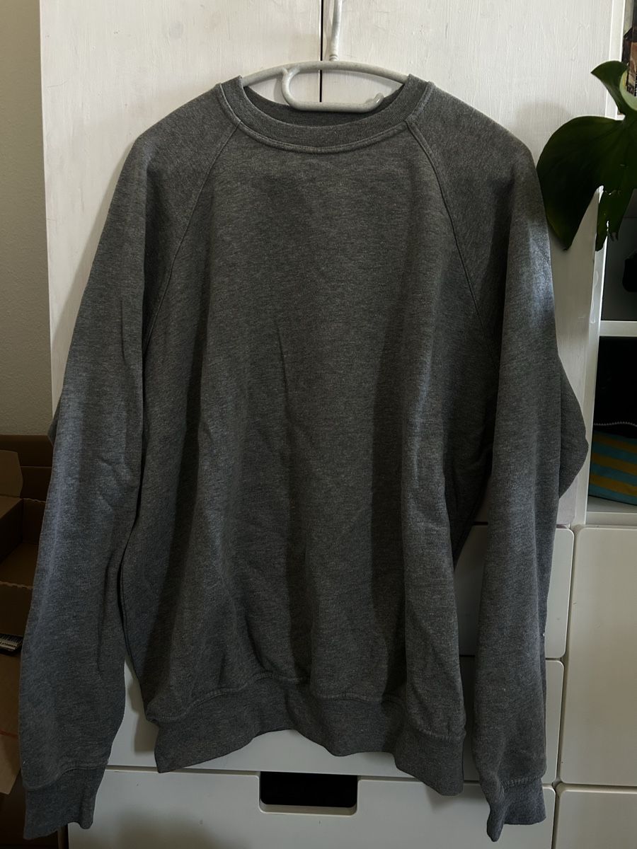Switcher Pullover & Sweatshirts: Basic Grauer Pullover – Gebraucht aus Uster von alin13e