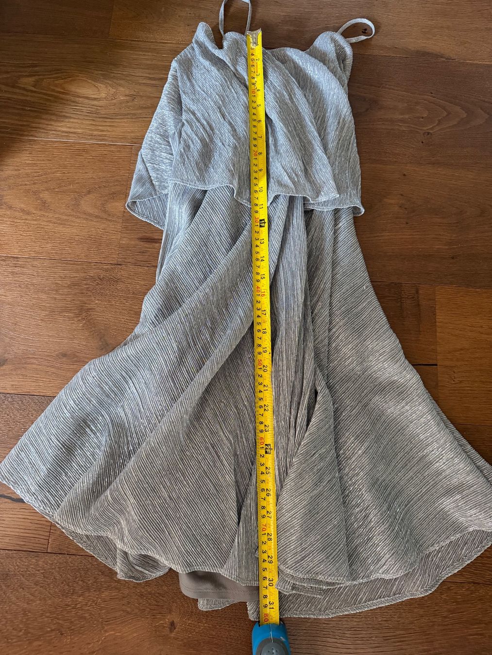 Kleider: Halston Heritage Cocktail dress – Gebraucht aus Uerikon von ZurichCity01 1