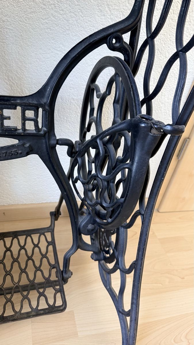 Tutte le decorazioni: echte alte Singer-Tret-Nähmaschine – Usato da Suhr venduto da Seri014 4