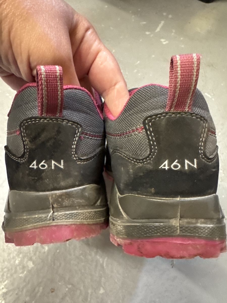 Chaussures filles: Wanderschuhe Mädchen N46 – D'occasion à Hägendorf par laumatt 1