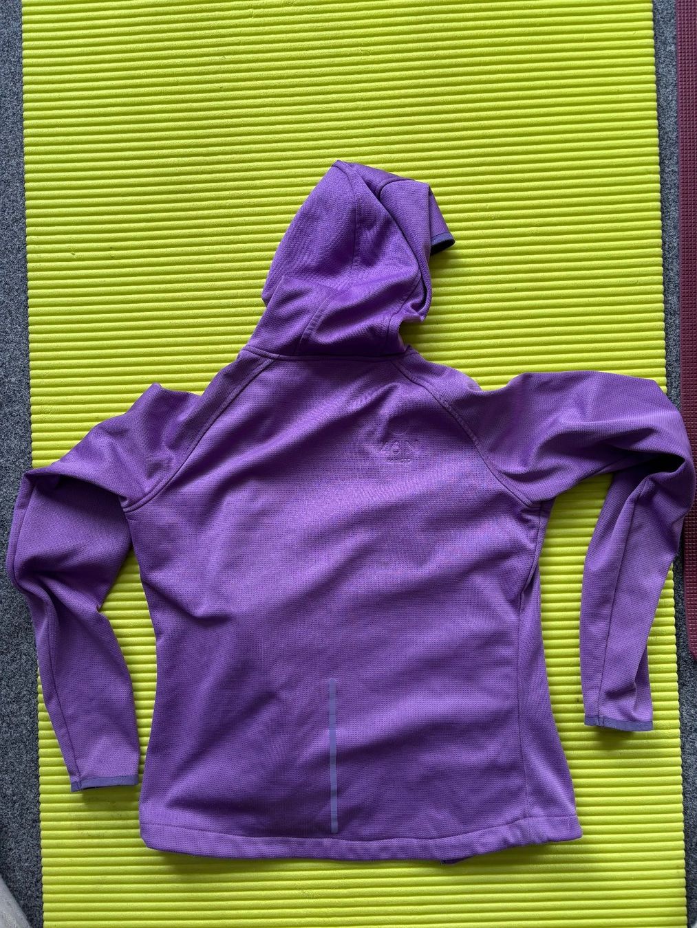46 Nord Giacche: 46 Nord Hoodie Jacke – Usato da Stallikon venduto da Rsiri 2