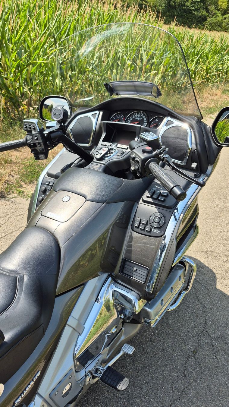Honda Touring: Honda Goldwing 1800 – D'occasion à Pieterlen par Dyui 4