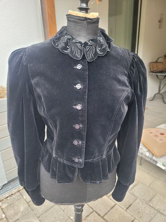 Samtjacke Damen schwarz mit Stickerei Kragen Vintage Gr 38
