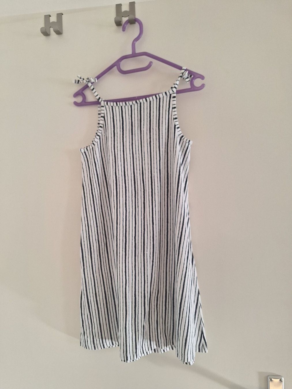 Vestiti & Gonne: Süsses Sommerkleid gestreift Gr. 134 – Usato da Worb venduto da nfsolutions 1