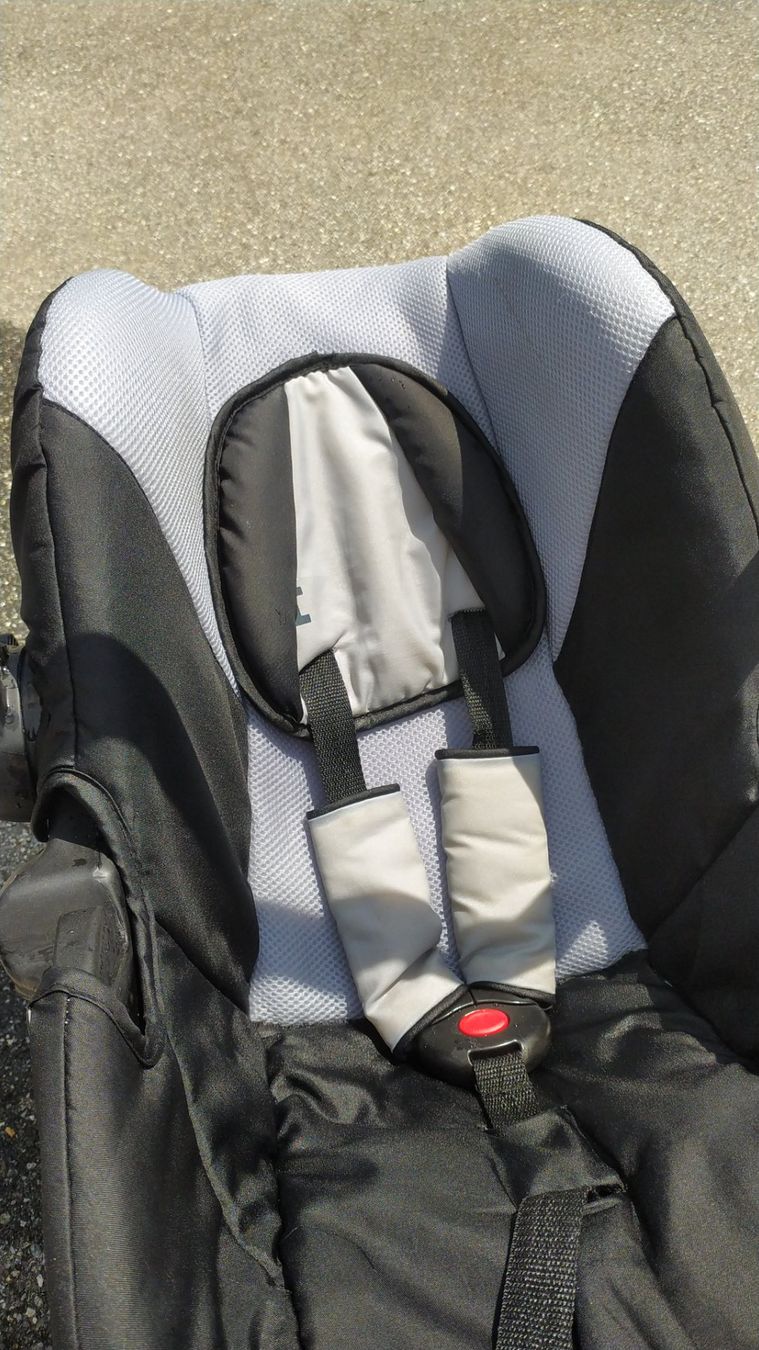 Maxi-Cosi Auto-Kindersitze: Maxi Cosi/ Baby – Gebraucht aus Flims Dorf von ali_8n8q 2