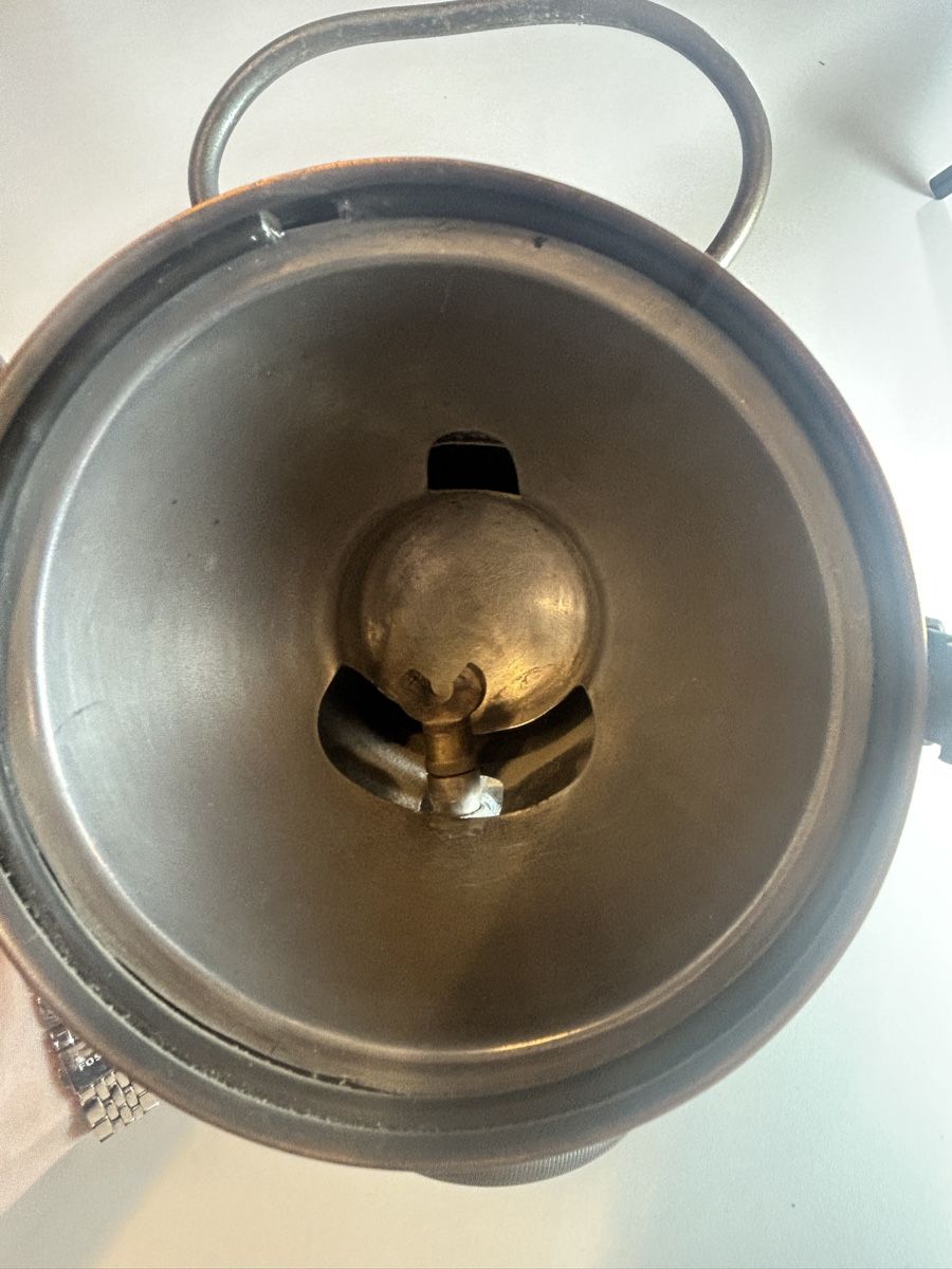 Schweizer Armee Lampade: Decker Neuchatel Lampe aus Kupfer antik gebraucht – Usato da Luzern venduto da justjana 5