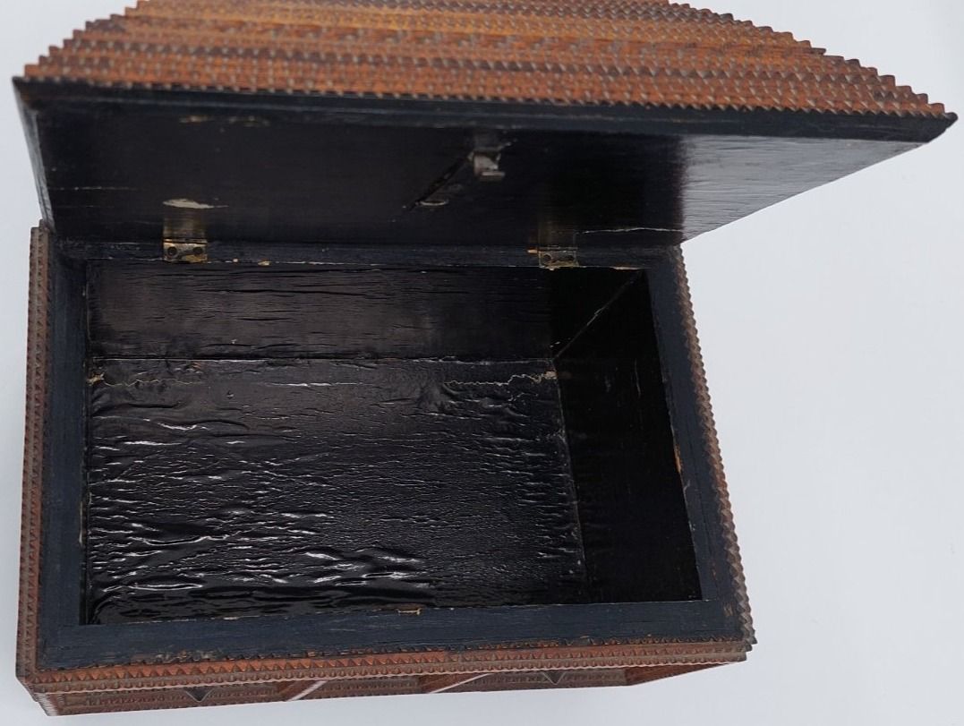 Cassapanche: Prächtige Tramp Art Schatulle Box – Usato da Dielsdorf venduto da anabur 6