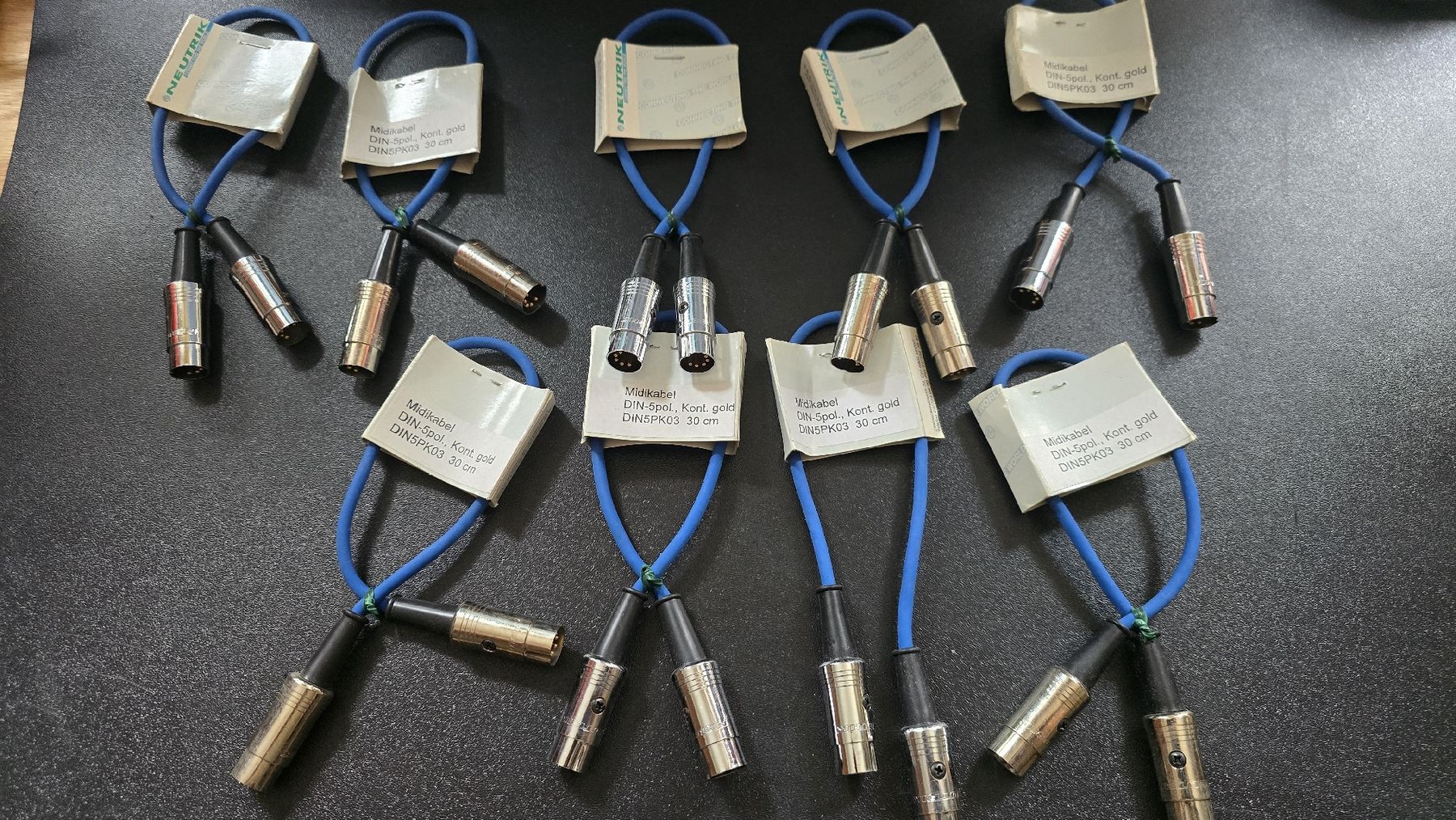 Neutrik Kabel: Ungebrauchte Midi Kabel 30cm DIN5PK03 – Neu (gemäss Beschreibung) aus Volketswil von SapereAude