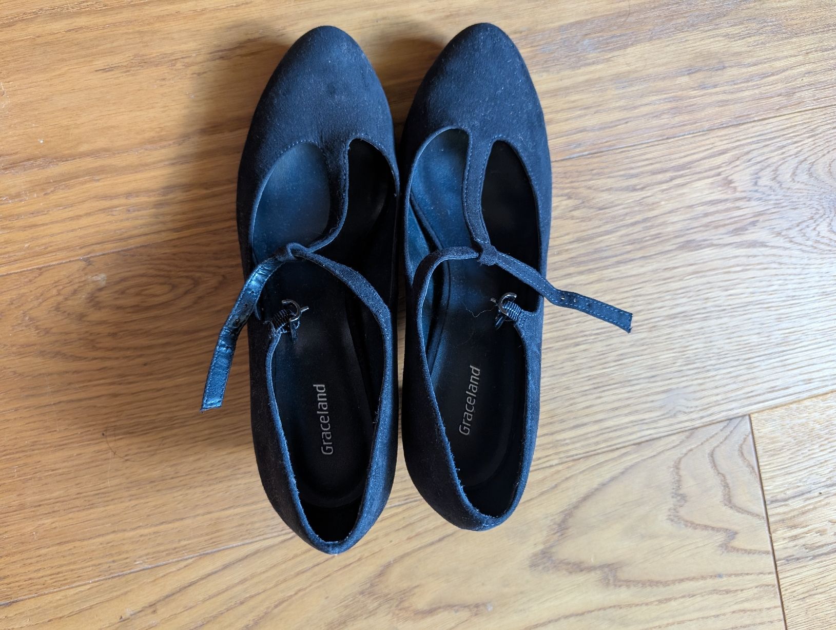 Graceland Damenschuhe: Schuhe/Pumps Riemchen schwarz – Gebraucht aus Bonstetten von Ghwynnlian 1