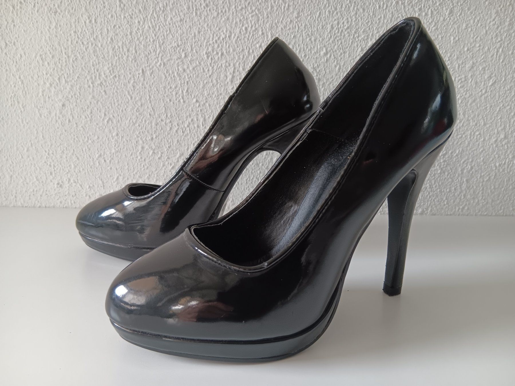 La Redoute Damenschuhe: REDOUTE CREATION Chaussures / Schuhe pointure / Nummer 35 – Gebraucht aus Cossonay-ville von Super-Price-Quality 2