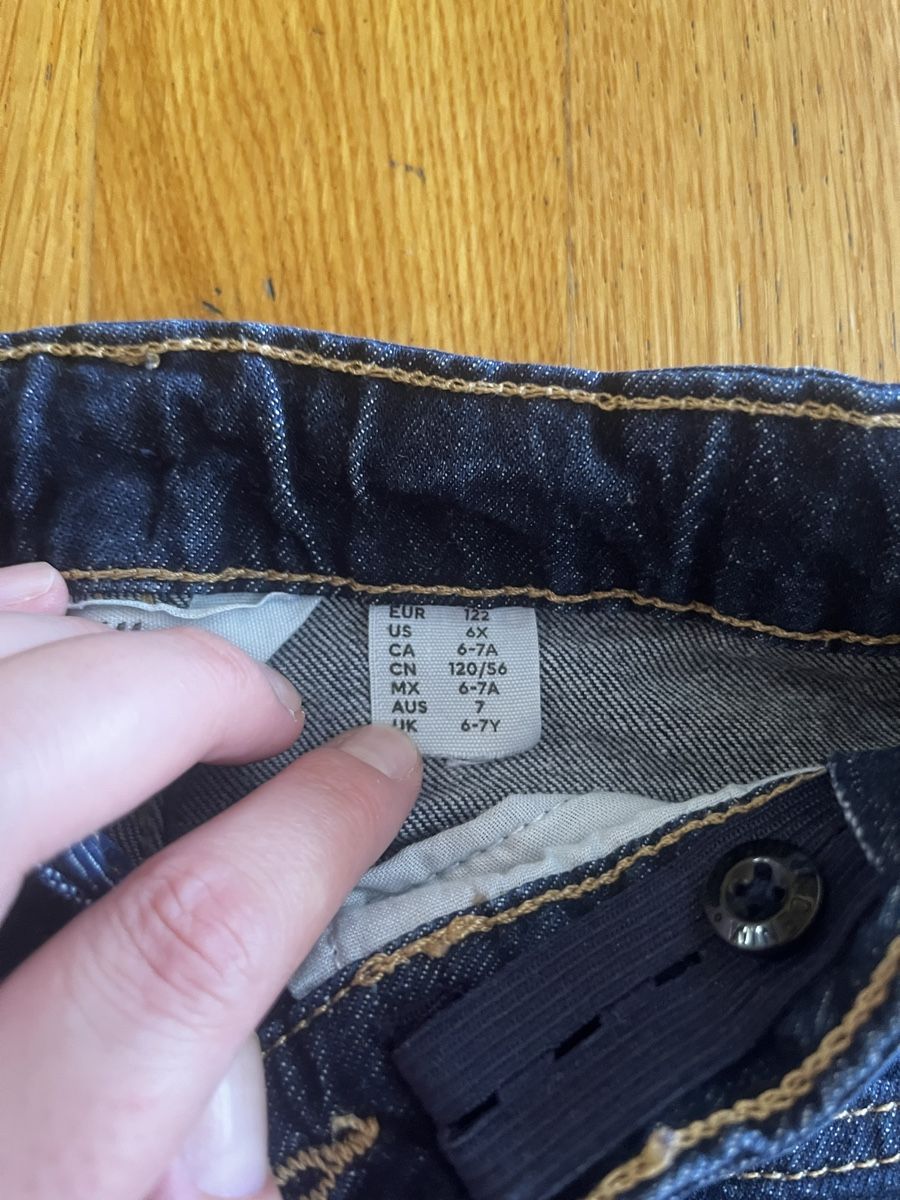 H&M Pantalons: Jeans Gr. 122 – D'occasion à Chur par cardem86 2