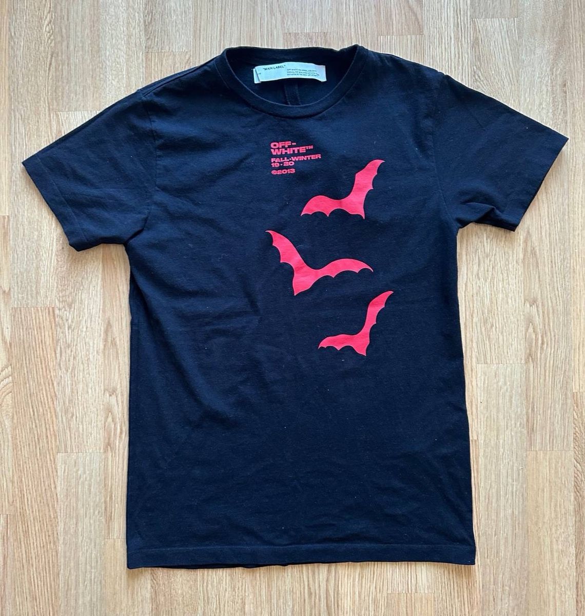 Off-White T-Shirts: Off white Tshirt  – Gebraucht aus Pfäffikon ZH von Nataliia.