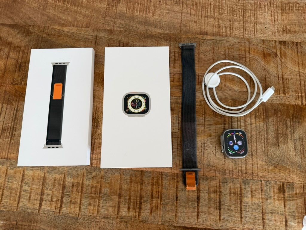 Apple Smartwatch: Apple Watch Ultra (Version 1) 49mm Titanium Case Black – D'occasion à Wallisellen par Hiltianer0