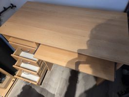 Schreibtisch 