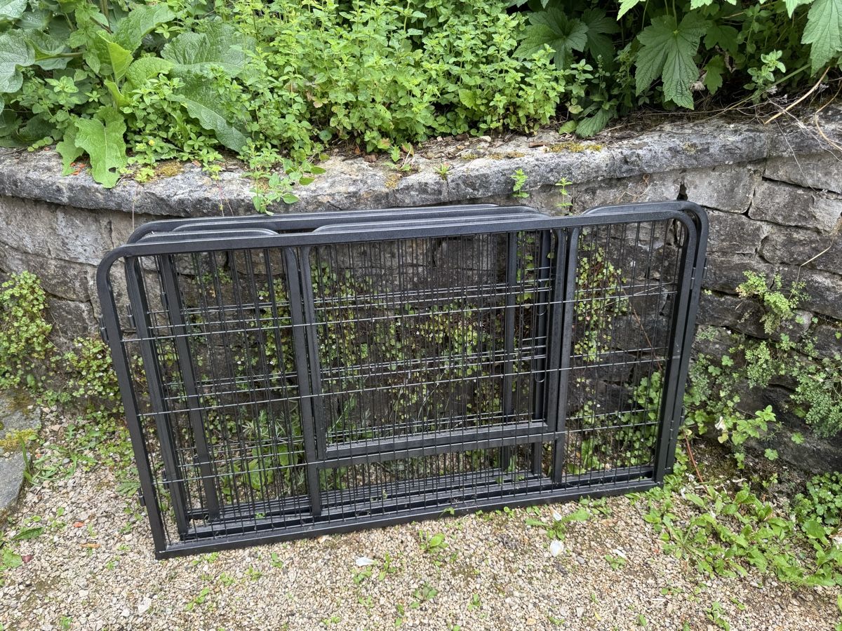 Box & Barriere di sicurezza: Gitter mit Türe Hundegitter – Usato da Lausen venduto da Mutuli 6