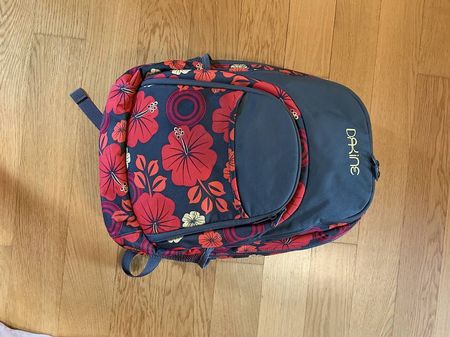 Dakine Rucksack mit Blumen 33 Liter