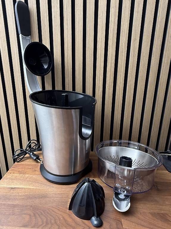 Elettrodomestici da cucina: Elektrische Saftpresse  Edelstahl  – Usato da Seengen venduto da D_Murer 3
