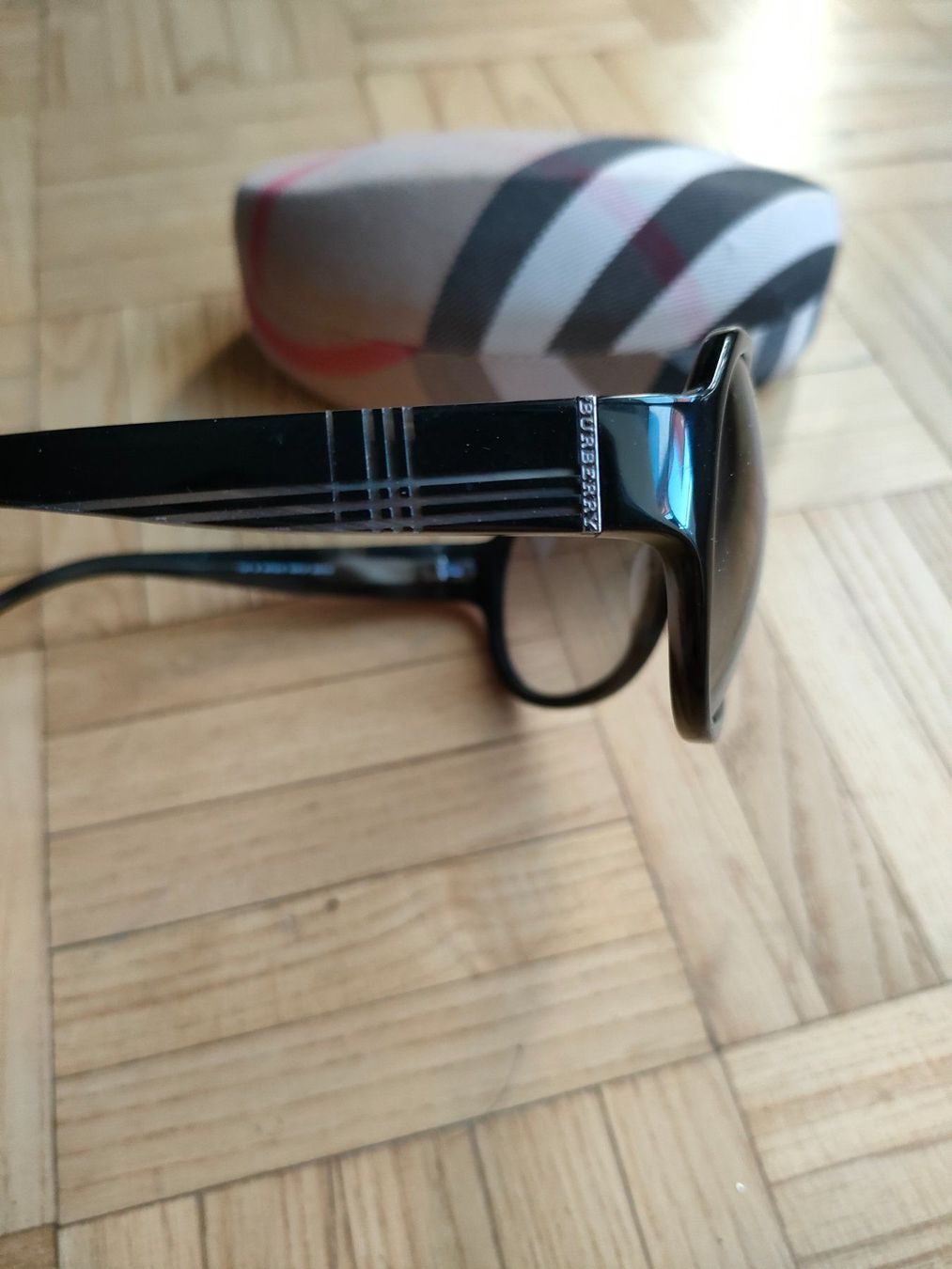 Burberry Occhiali & Lenti: Burberry Sonnenbrille schwarz – Usato da Richterswil venduto da Auric87 1