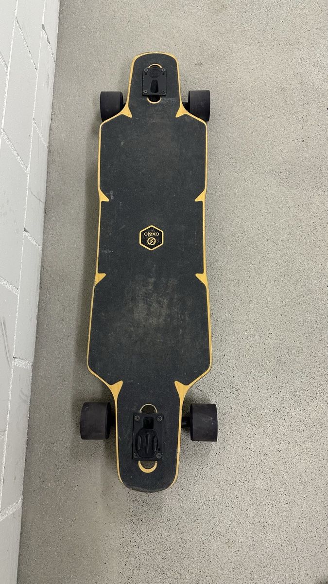 Skateboards: Longboard Oxelo schwarz gelb – Usato da Niederweningen venduto da Ro-so