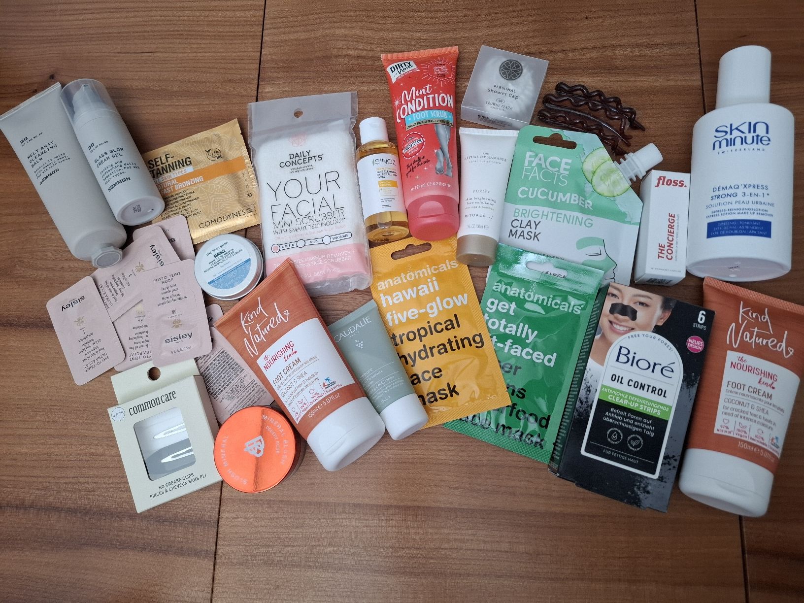 Altro per la cura del corpo: Kosmetik-Set Pflegeprodukte gemischt  – Nuovo (secondo la descrizione) da Aarberg venduto da Happy058