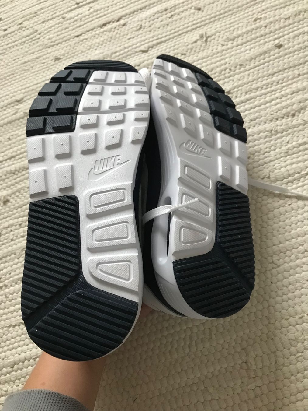 Nike Scarpe da uomo: NEU Leder Nike Sneakers Gr. 40 – Nuovo e nell'imballaggio originale da Affoltern am Albis venduto da variablend 4