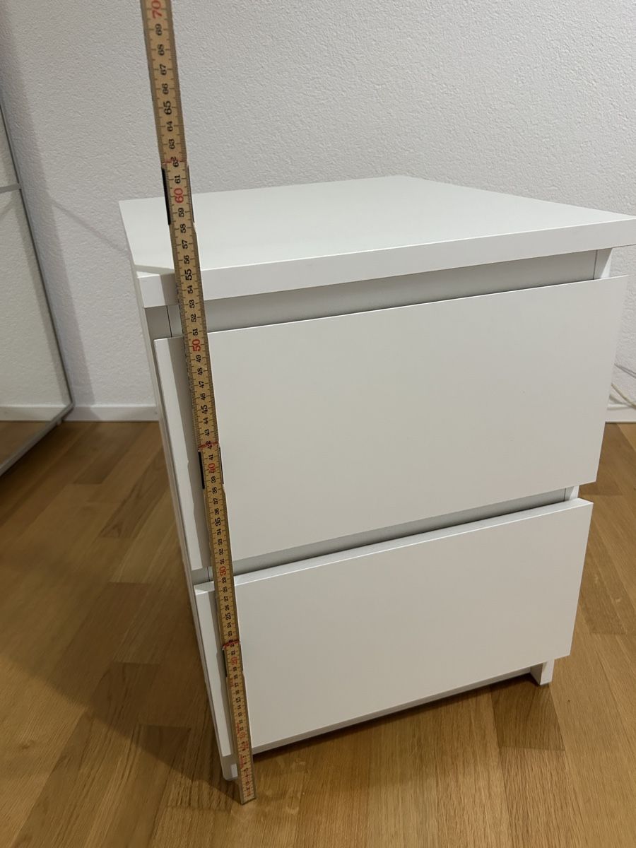 Ikea Comodini: Nachttisch / Weiss Schubladenkommode – Usato da Aarburg venduto da nor_scf2 2