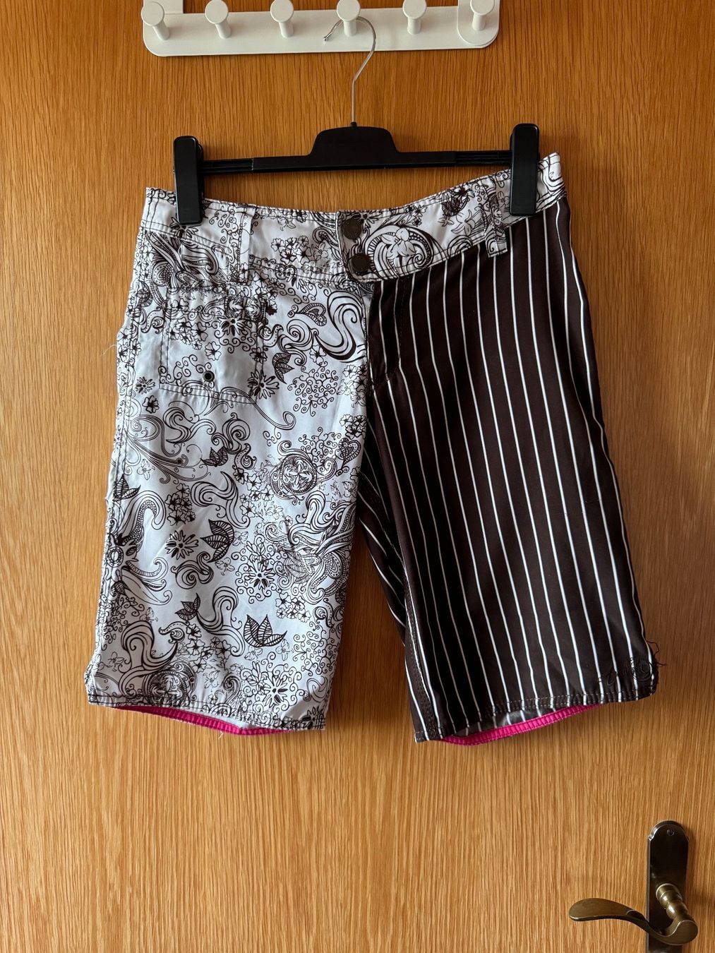 Pantaloni: Ausgefallene Bermuda Hose Gr. 10 – Usato da Grosswangen venduto da second_hand_dress