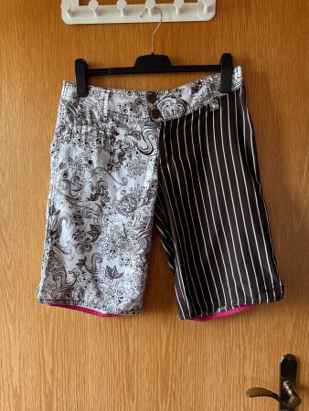Ausgefallene Bermuda Hose Gr. 10