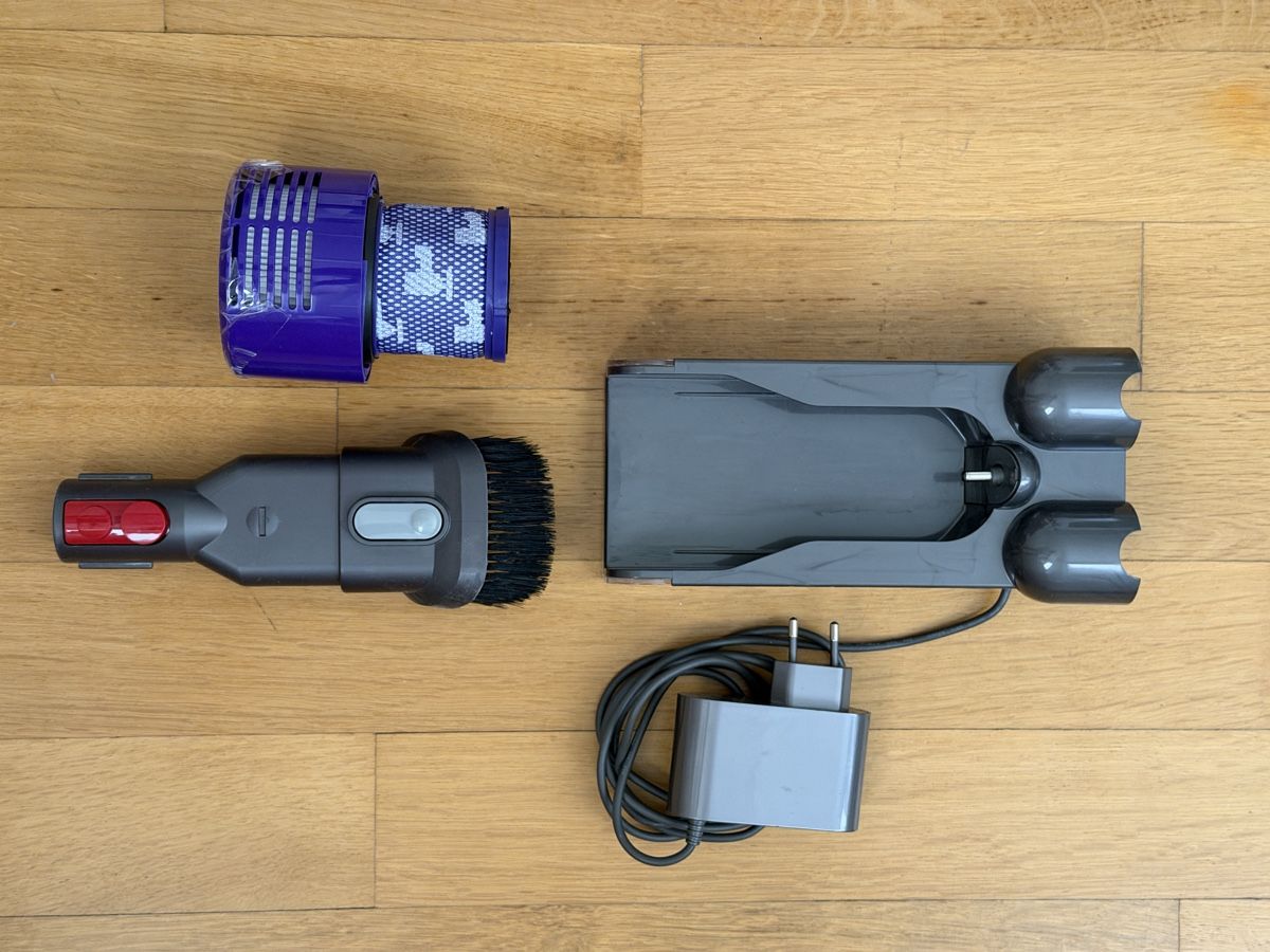 Dyson Aspirapolveri & Accessori: Dyson Cyclone V10 Fluffy Staubsauger gebraucht – Usato da Zürich venduto da A_M_ 6