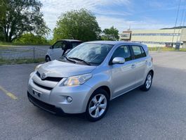 toyota urban.1.3L frisch mfk,(17-6-26)8 bereift.107000km