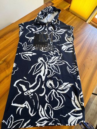 MONARI cooles Kapuzenkleid mit Statement Gr. 40