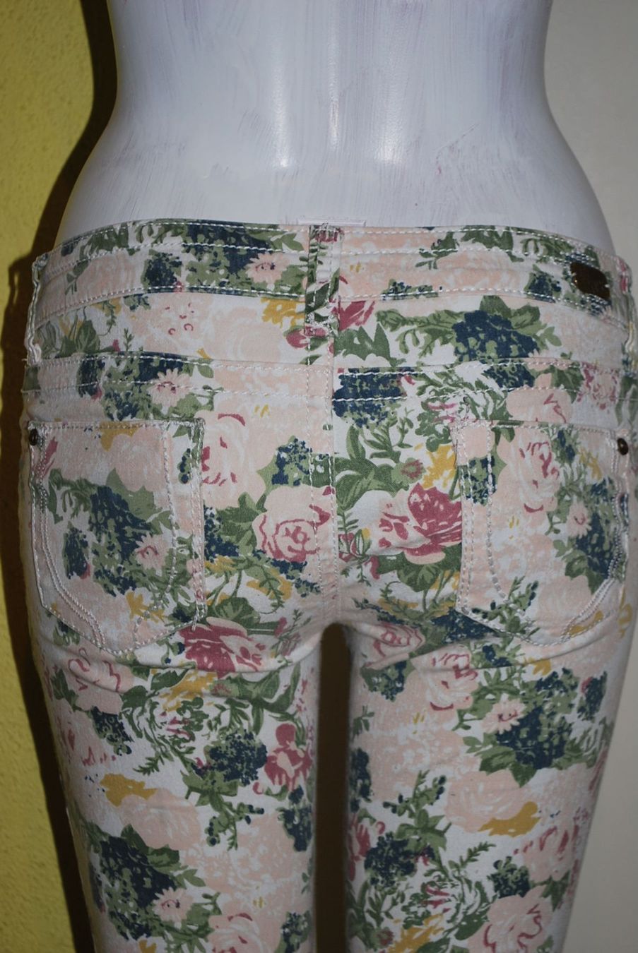 Jeans: FIRST KISS Jeans taille / Grosse XS – Usato da Cossonay-ville venduto da Super-Price-Quality 7