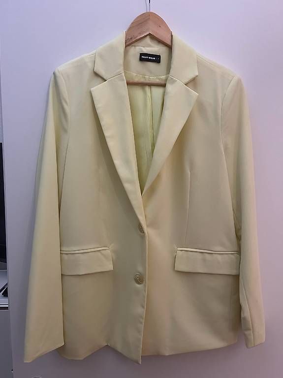 Jacken: Blazer gelb – Gebraucht aus Murten von bea_n5yn