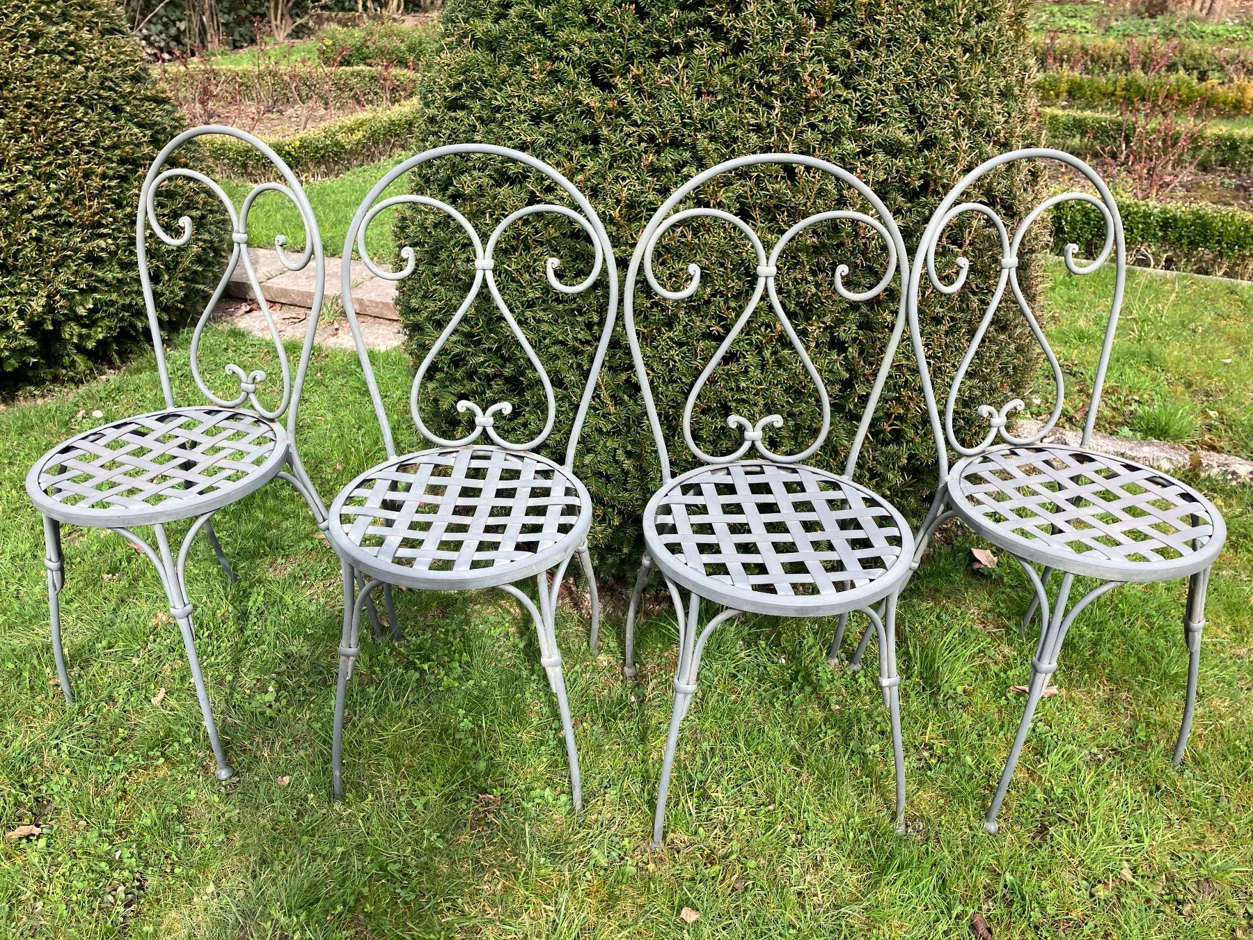 Set di tavolo e panche: Gartentisch mit 4 Stühle Unopio – Usato da Basel venduto da ape_f6ml 9