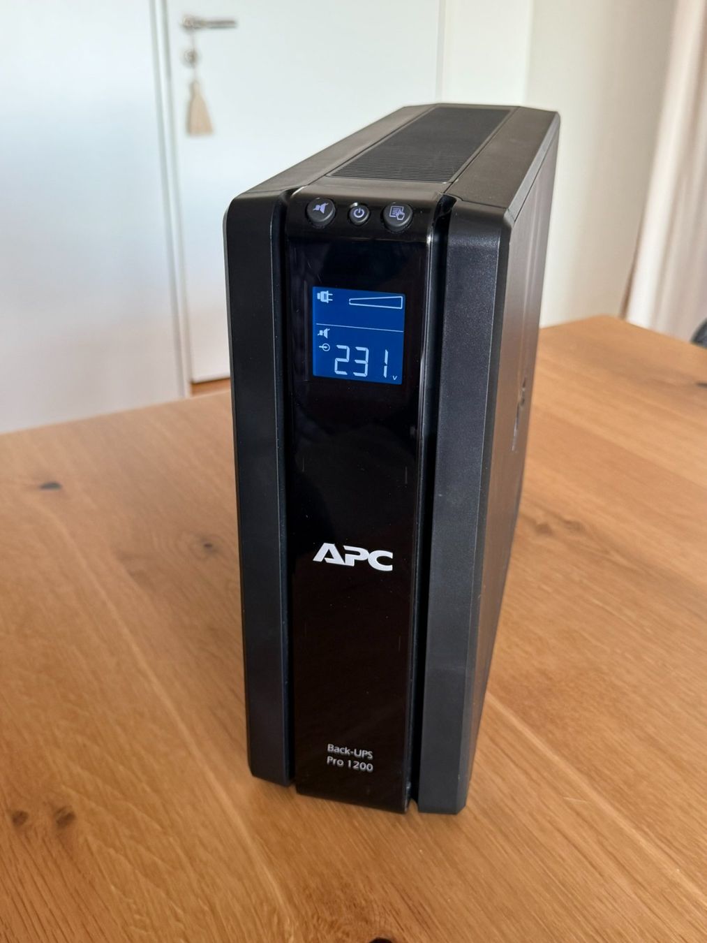 Apc Wechselrichter: Onduleur APC Back-UPS Pro 1200 utilisé – Gebraucht aus Porrentruy von Zeldroxe