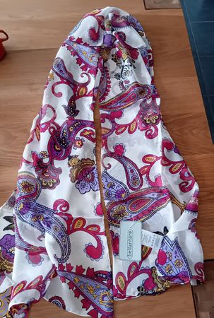 Damen Seidenschal bellantare Paisley Muster neu