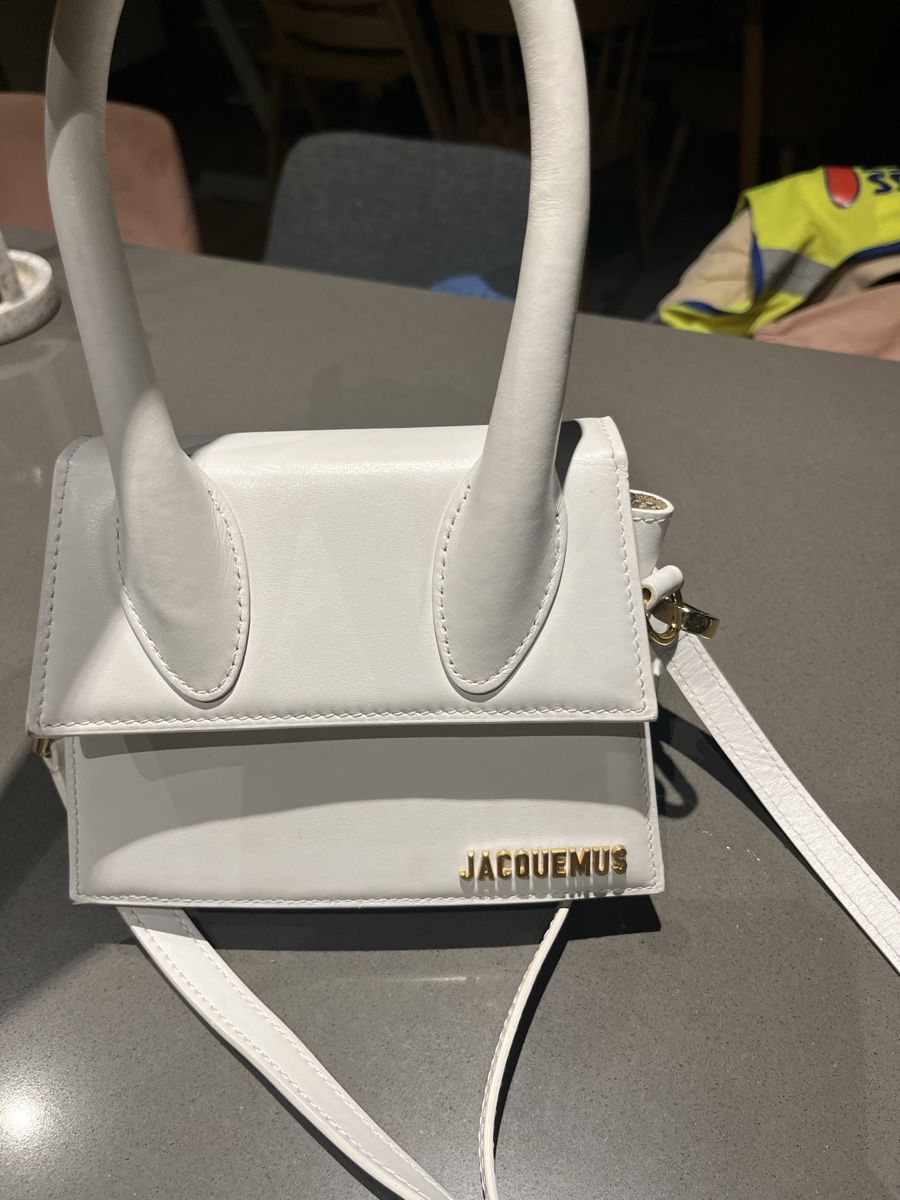 Jacquemus Sacs femmes: Jacquemus Tasche Original – D'occasion à Ebikon par loy_wjg6