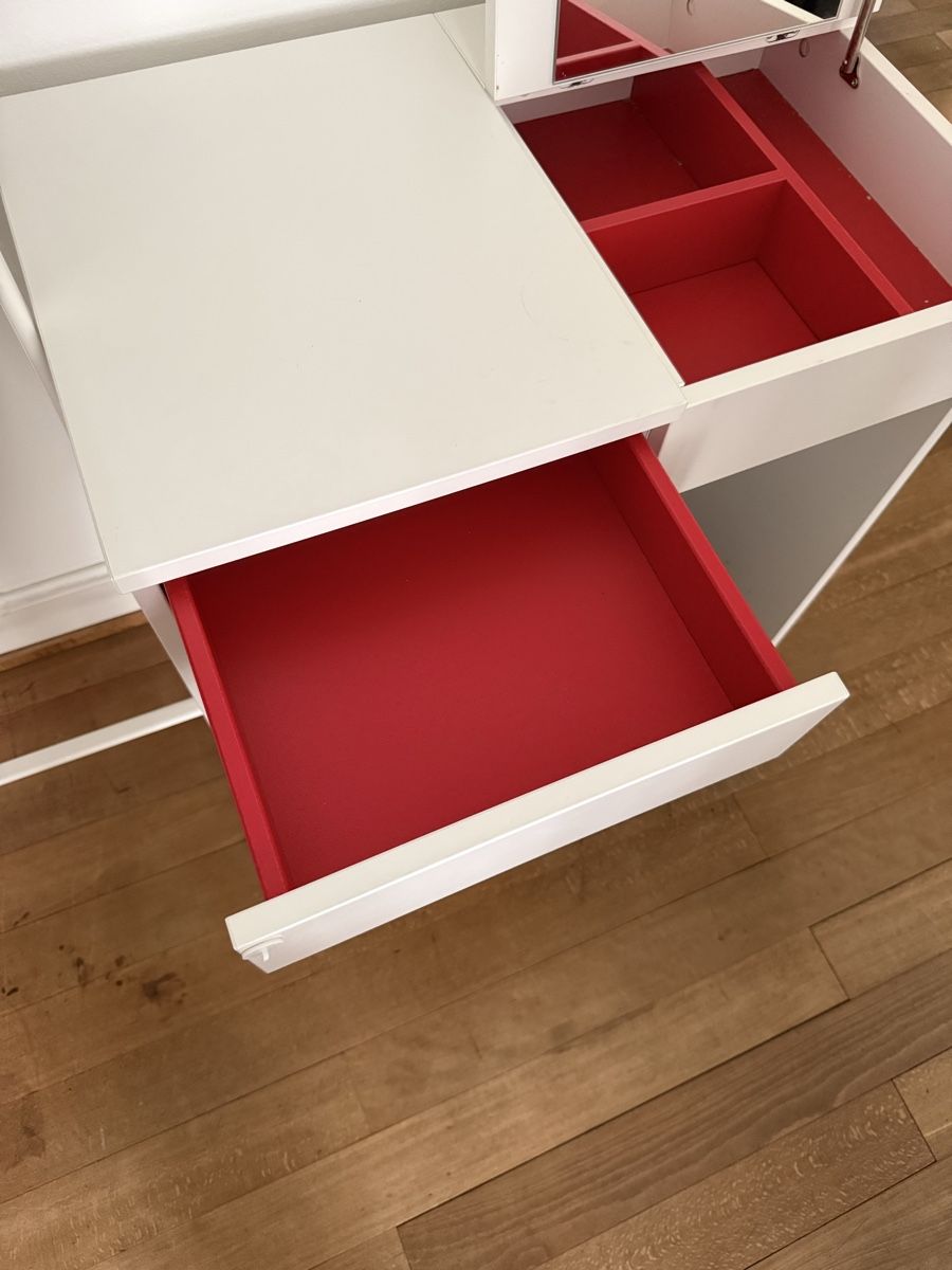 Ikea Tavoli da trucco: Frisiertisch / schminktisch / kleiner Tisch – Usato da Basel venduto da mar_85m9 1