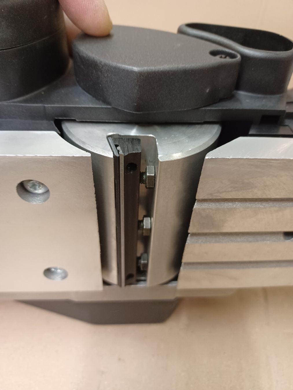 Tutte le macchine: Britech BT 850PL Elektrohobel - Unbenutzt – Nuovo e nell'imballaggio originale da Ebikon venduto da inf_9pqv 2